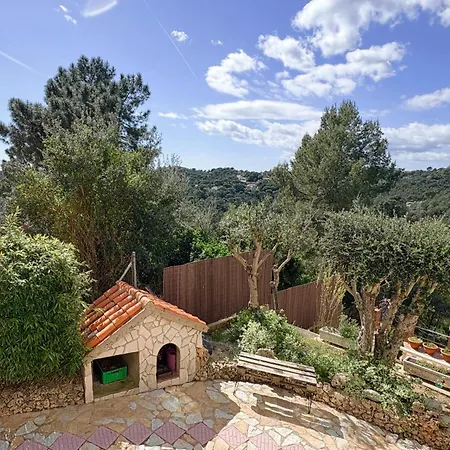 Guest house Villa Lloret De Mar 4*